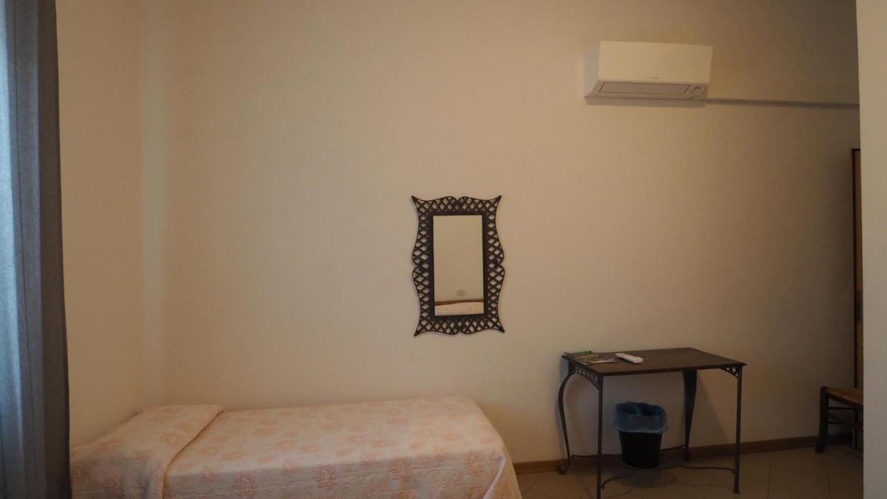 Residenza Pitigliano Gens Petilia - Nuova Gestione Hotel Ngoại thất bức ảnh