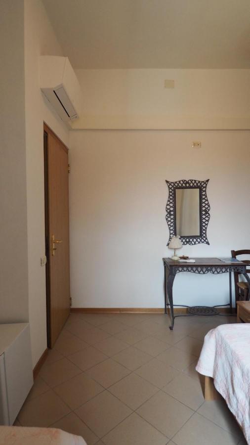 Residenza Pitigliano Gens Petilia - Nuova Gestione Hotel Ngoại thất bức ảnh